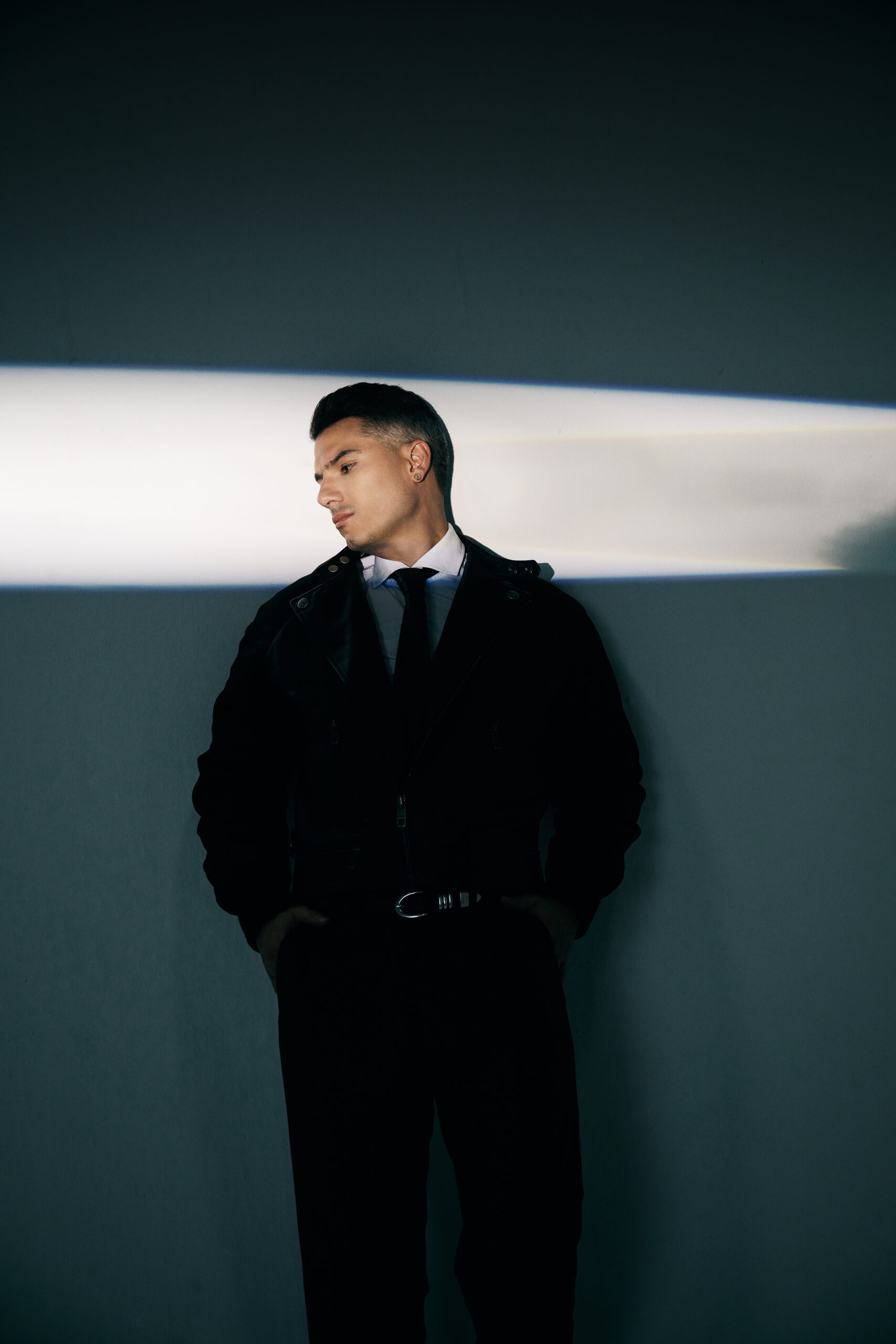 PIPE BUENO DICE “AQUÍ ESTOY YO” CON EL ÁLBUM MÁS PERSONAL DE SU CARRERA